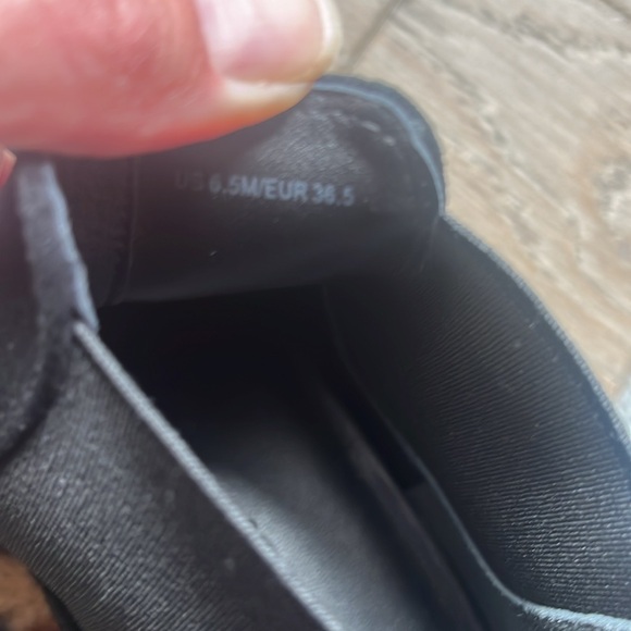 Vince Newlyn Black Suede Platform Waterproof Sneaker (Women's 6.5) - Picture 12 of 13